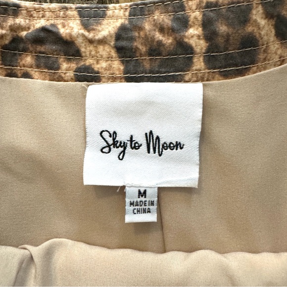 ๐ Sky To Moon Leopard Print Bubble Hem Mini Skirt, Size M - Picture 5 of 11